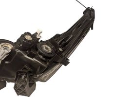 Toyota Corolla E160 E170 Lampa przednia 8111002E71