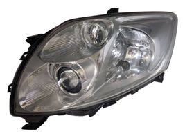 Toyota Auris 150 Lampa przednia 8115002530