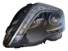 Mercedes-Benz GLK (X204) Lampa przednia A2048201539