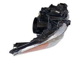 Toyota Sienna XL30 III Lampa przednia 8115008030