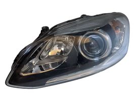 Volvo XC60 Lampa przednia 31420257