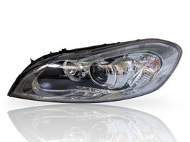 Volvo C70 Lampa przednia LE08A6183