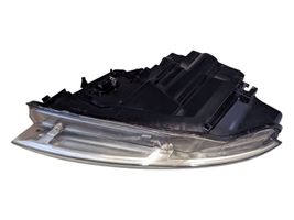 Audi A4 S4 B7 8E 8H Lampa przednia 8E0941004BM