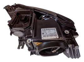 Audi A5 8T 8F Lampa przednia 8T0941032C