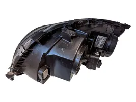 Volvo XC70 Lampa przednia 89008794