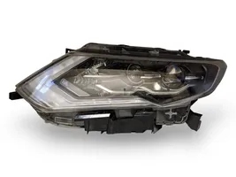 Nissan X-Trail T32 Lampa przednia 260756FP8B