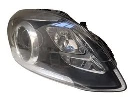 Volvo XC60 Lampa przednia 31395897