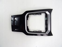 Volkswagen T-Roc Pavarų perjungimo svirties apdaila (plastikinė) 2GA711456C