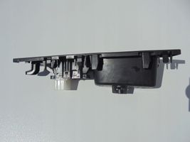 Nissan X-Trail T32 Electric window control switch 809614CE2A