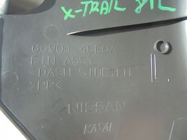 Nissan X-Trail T32 Rivestimento vano piedi laterale 669014CE0A