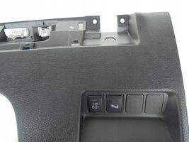 Nissan X-Trail T32 Element deski rozdzielczej / dół 681R14CC0A