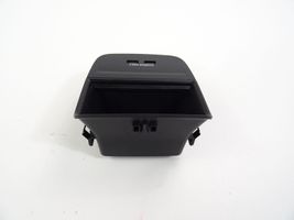 Audi A3 S3 8V USB jungtis 5Q0035726L