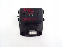 Audi A3 S3 8V USB-pistokeliitin 5Q0035726L