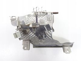 Nissan Juke II F16 Paracalore nel vano motore 