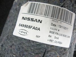 Nissan Micra K14 Tavaratilan/takakontin alempi sivuverhoilu 849505FA0A