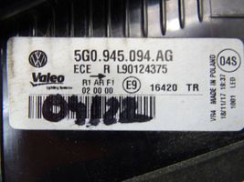 Volkswagen Golf VII Lampy tylnej klapy bagażnika 5G0945094AG