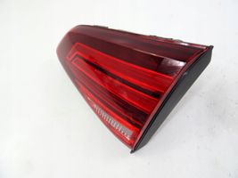 Volkswagen Golf VII Lampy tylnej klapy bagażnika 5G0945094AG