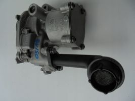 Volkswagen Golf VII Pompe à huile 04L145208T