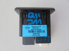 Nissan Qashqai USB jungtis 795405004