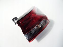 Nissan Qashqai J12 Lampy tylnej klapy bagażnika 