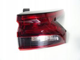 Nissan Qashqai J12 Lampy tylnej klapy bagażnika 