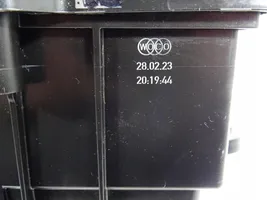 Audi Q3 F3 Ilmansuodattimen kotelo AUDI
