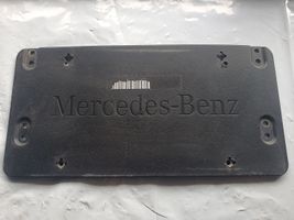 Mercedes-Benz GL X166 Ramka tylnej tablicy rejestracyjnej A0008101711