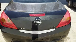 Opel Tigra B Takaluukun/tavaratilan kansi 