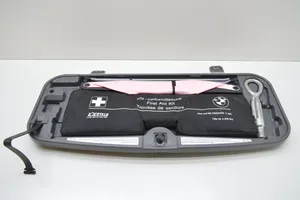 BMW 7 F01 F02 F03 F04 Trousse de premiers secours 