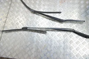 BMW 7 F01 F02 F03 F04 Priekšējā loga tīrītājs 7182594