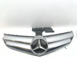 Mercedes-Benz E C207 W207 Grotelės priekinės A2078880460