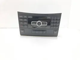 Mercedes-Benz E C207 W207 Radio/CD/DVD/GPS-pääyksikkö A2129006513