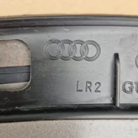 Audi Q3 8U Moldingas ant galinio sparno 8U0853817B