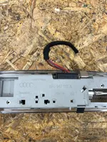 Audi A4 S4 B7 8E 8H Lampka podsufitki tylna 8P0947111A