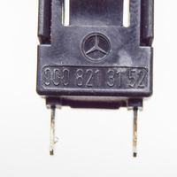 Mercedes-Benz SL R107 Autres dispositifs A0008213152