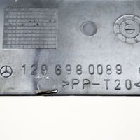 Mercedes-Benz SL R129 Protection de seuil de coffre 1296980089