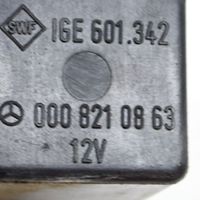 Mercedes-Benz SL R107 Relè lampeggiatore d'emergenza 0008210863