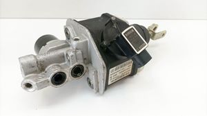 Mercedes-Benz SL R230 Główny cylinder hamulca A0004300112