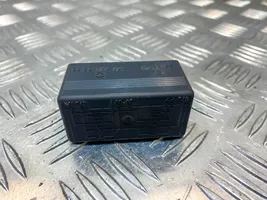 Mercedes-Benz SL R129 Hazard warning light relay 0015428219