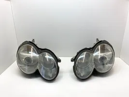 Mercedes-Benz SL R230 Lampa przednia A2308207661