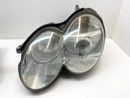 Mercedes-Benz SL R230 Lampa przednia A2308207661