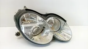 Mercedes-Benz SL R230 Lampa przednia 0302485076