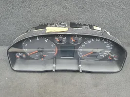 Audi A4 S4 B5 8D Spidometrs (instrumentu panelī) 8D0919880E