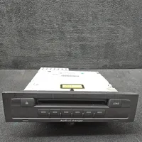 Audi Q7 4L Unité principale radio / CD / DVD / GPS 4L0035110