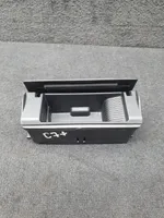 Audi A6 S6 C7 4G Takaoven tuhkakuppi 4G8857405