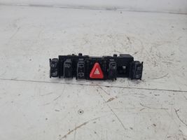 Mercedes-Benz E W210 Botón interruptor de luz de peligro 2108201410