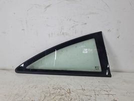 Opel Corsa D Fenêtre latérale avant / vitre triangulaire 43R001057