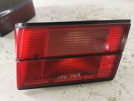 BMW 5 E34 Lampy tylnej klapy bagażnika 1384012R