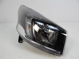 Opel Vivaro Lampa przednia 260107798R