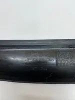 Volkswagen Touareg III Soporte/sello del guardabarros de espuma 760821112A